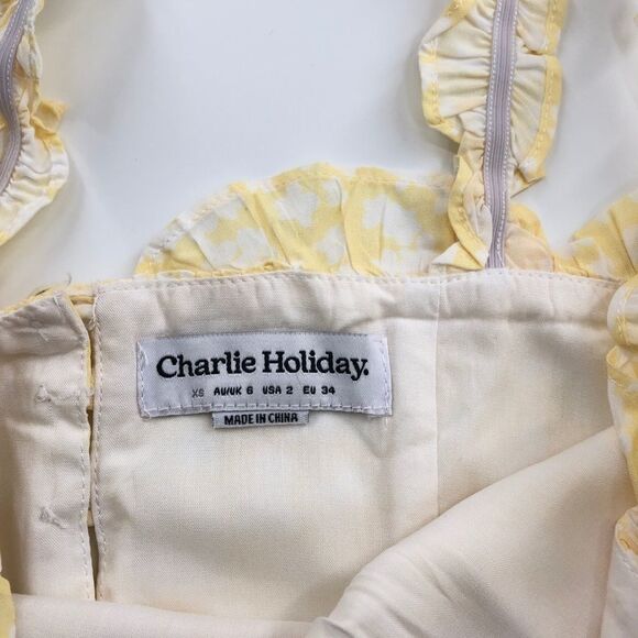 Charlie‎ Holiday Fable Yellow Top Size XS - Picture 6 of 10